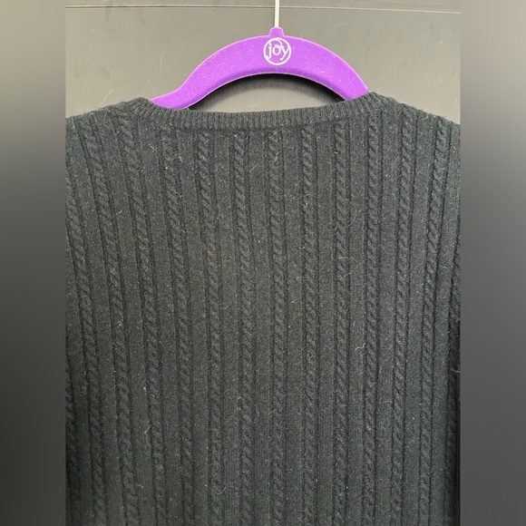 V-neck Cable Knit Sweater - Picture 5 of 9